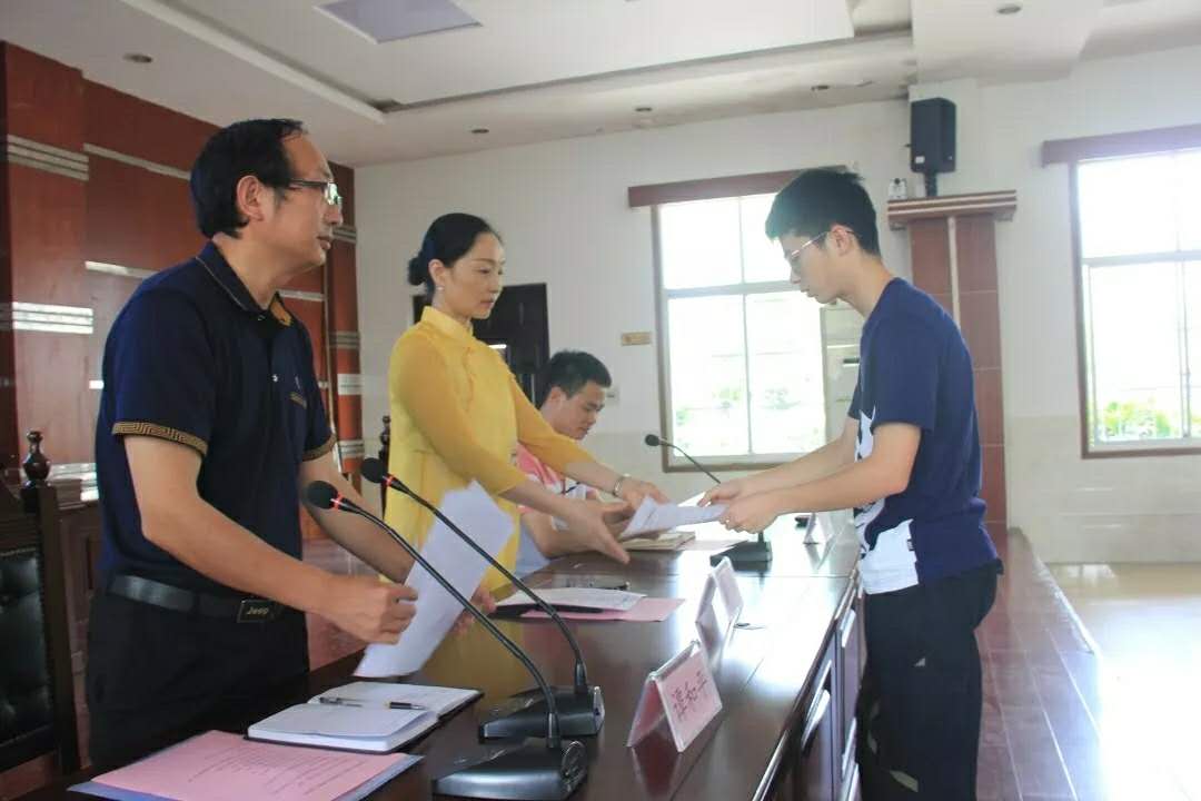 D836